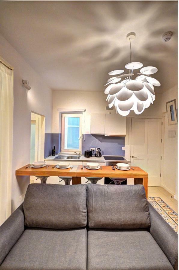 Moon Stone Apartment Valletta Bagian luar foto