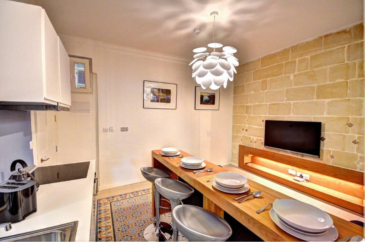 Moon Stone Apartment Valletta Bagian luar foto